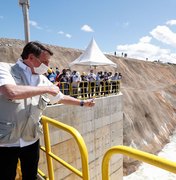 Bolsonaro inaugura trecho de obra e reivindica para si chegada de água ao Ceará