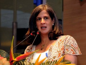 Renata Campos se reúne com PSB sobre possibilidade de assumir lugar de vice