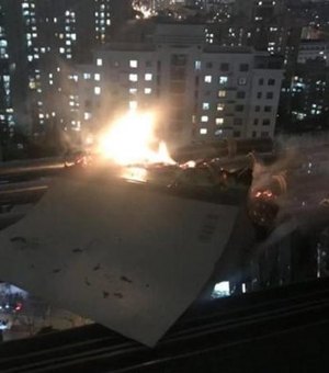 Irritado, pai queima livro do filho e quase causa incêndio em condomínio