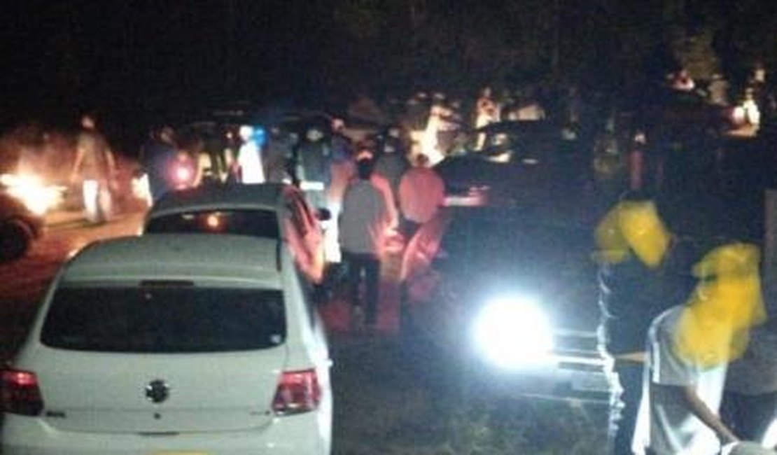 Polícia usa bala de borracha para acabar com festa em Santa Catarina