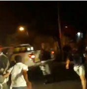 Populares afrontam policiais militares que faziam blitz no distrito de Piau