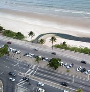 Mancha surge na Praia da Avenida, em Maceió