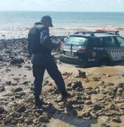 Polícia faz busca por ladrão e viatura atola em praia de São Miguel dos Milagres