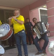 Artistas alagoanos se reúnem e protestam contra cancelamento dos festejos juninos