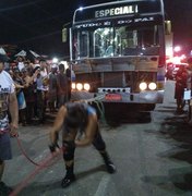 Mulher consegue mover ônibus de 13 toneladas em Arapiraca