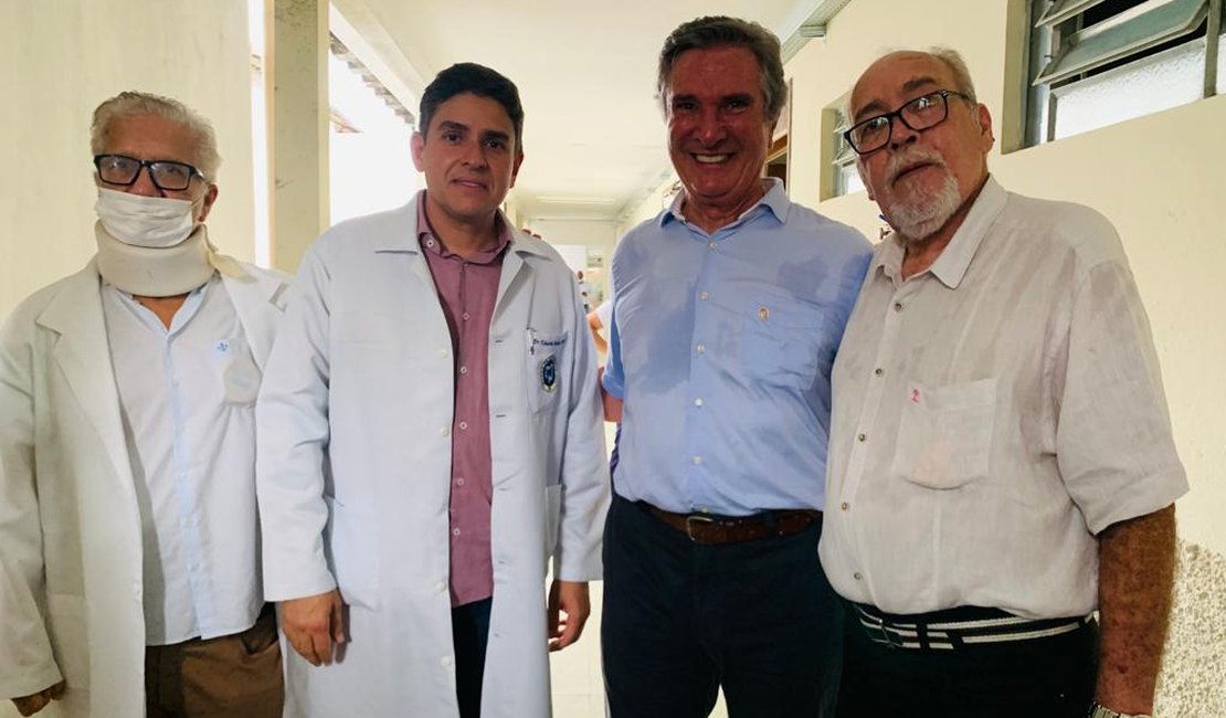 Fernando Collor visita hospital Santa Rita para conhecer novas instalações