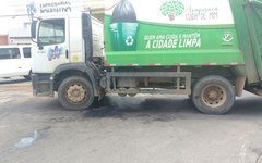Caminhão derruba óleo na pista em Arapiraca 