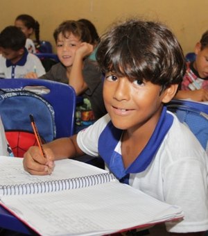 Programa Criança Alfabetizada treina professores para avaliação de 40 mil estudantes