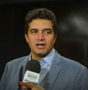 Prefeito Rui Palmeira parabeniza vitória de JHC nas redes sociais