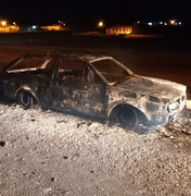 Homem ateia fogo no carro do próprio irmão em Senador Rui Palmeira