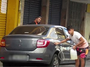 [Vídeo] Youtuber preso após gravar vídeo em frente ao Cotel faz nova pegadinha