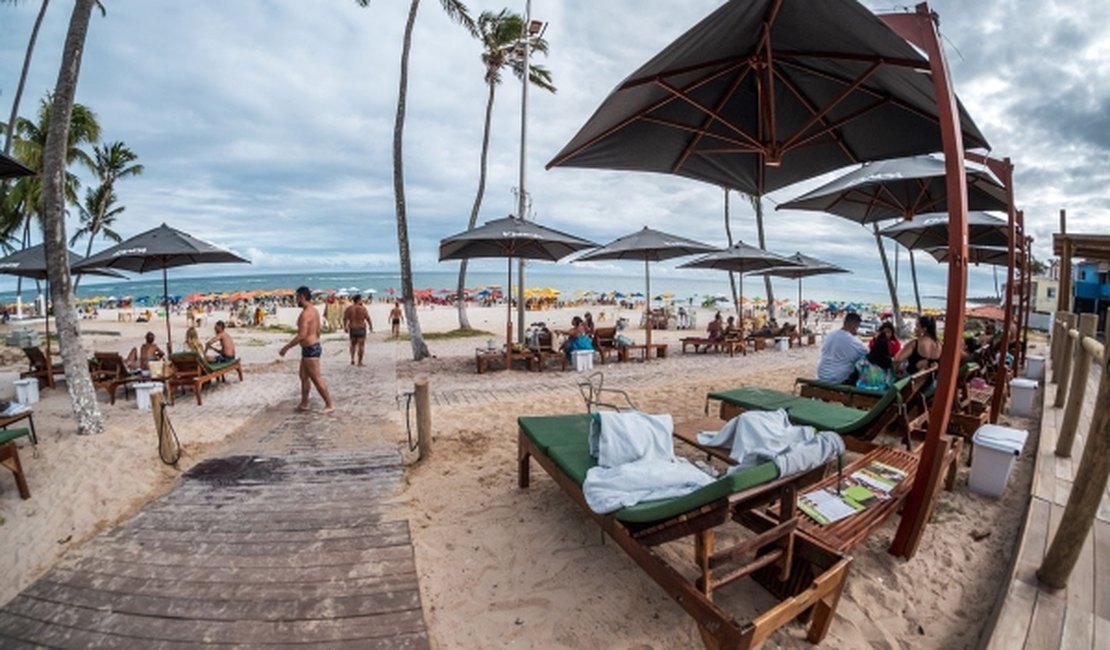 Crescimento do turismo fomenta novos empreendimentos “pé na areia” em AL