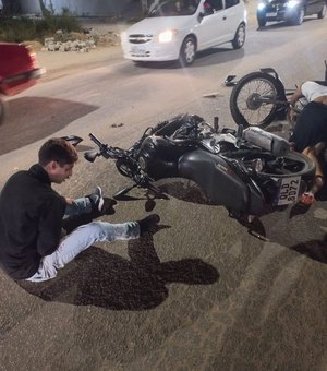 Entregador de delivery se envolve em acidente frontal com outra motocicleta