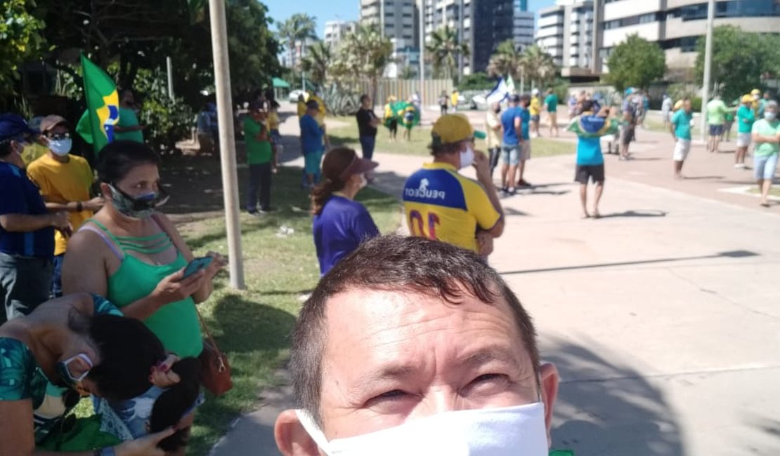 Bolsonaristas fazem manifestação em Maceió neste domingo (21)