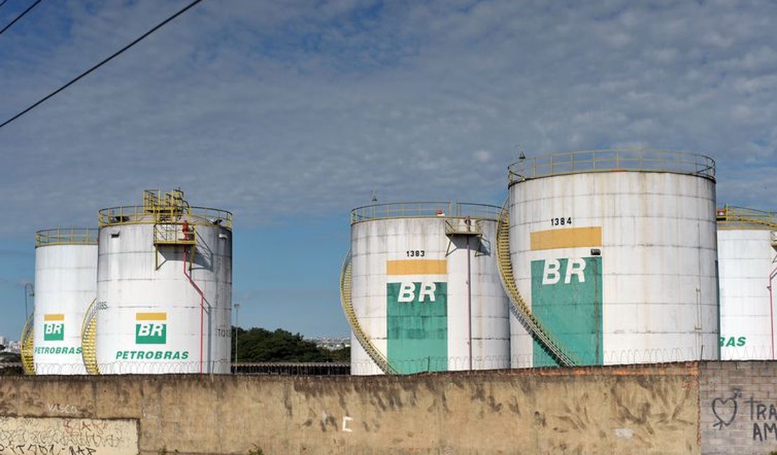 Petrobras adere à primeira fase do programa de subvenção ao diesel