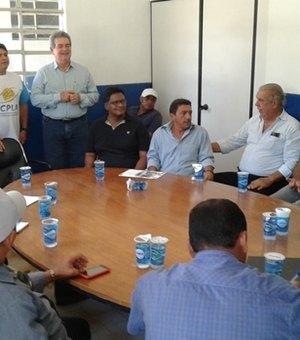 Seagri discute produção de leite com cooperativa e prefeitos eleitos