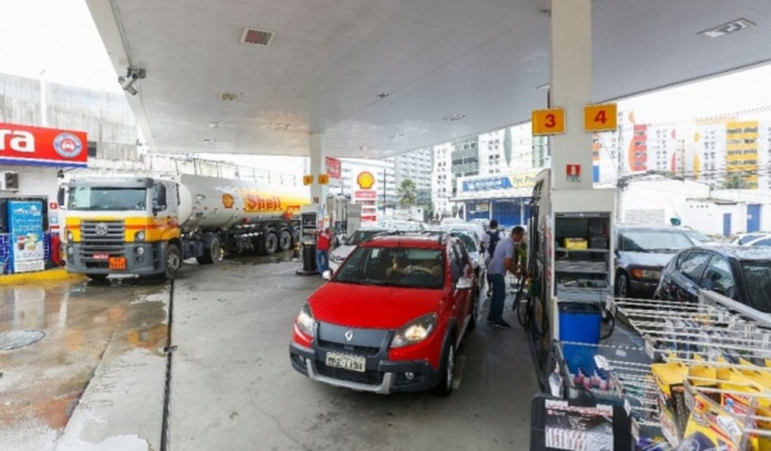 Alagoas reduz preço do diesel usado para cobrança do ICMS