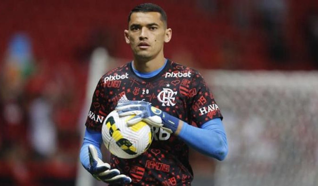 Após lesão, Santos se afirma e vira opção de confiança no Flamengo