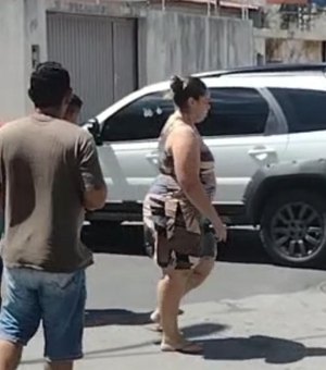 Homem morre após carro ser atingido com 10 tiros na Jatiúca