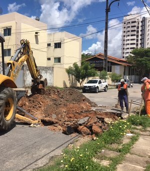 Prefeitura inicia trabalho em via danificada no Pinheiro