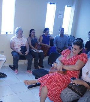 Prefeito de Maragogi se reúne com professores para atualizar situação sobre precatórios