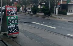 Posto de gasolina na Avenida Álvaro Calheiros