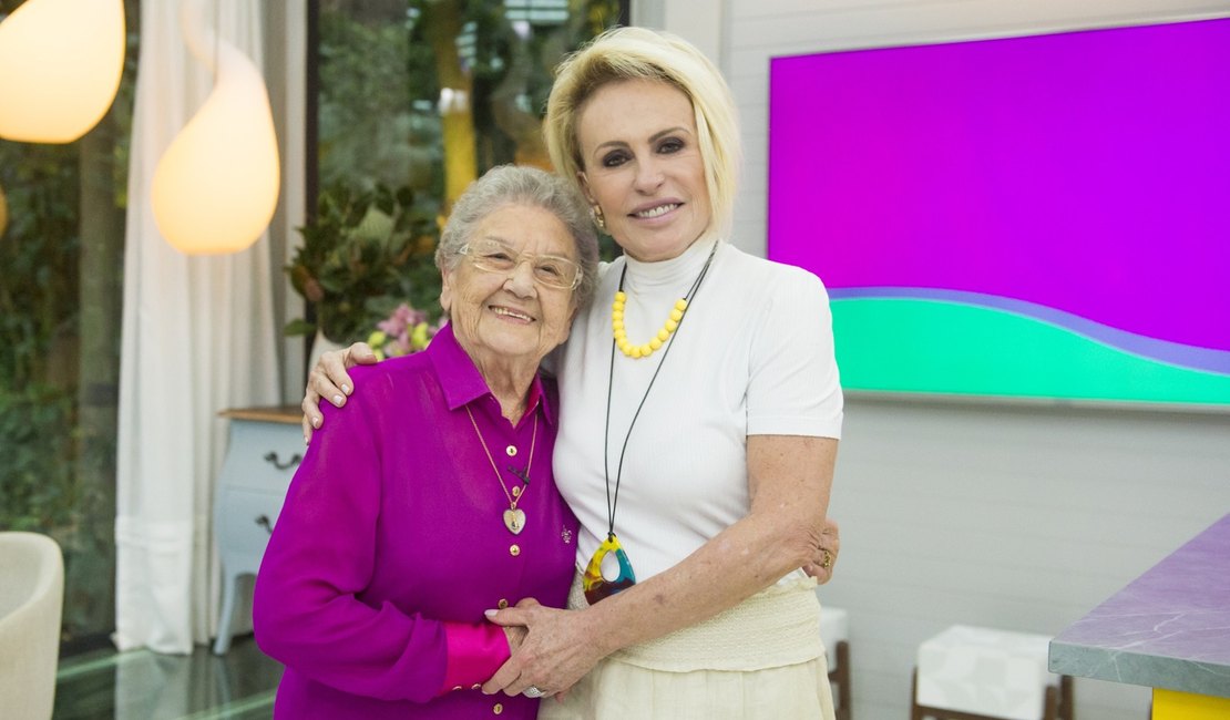 Palmirinha cai no choro ao reencontrar Ana Maria Braga na TV