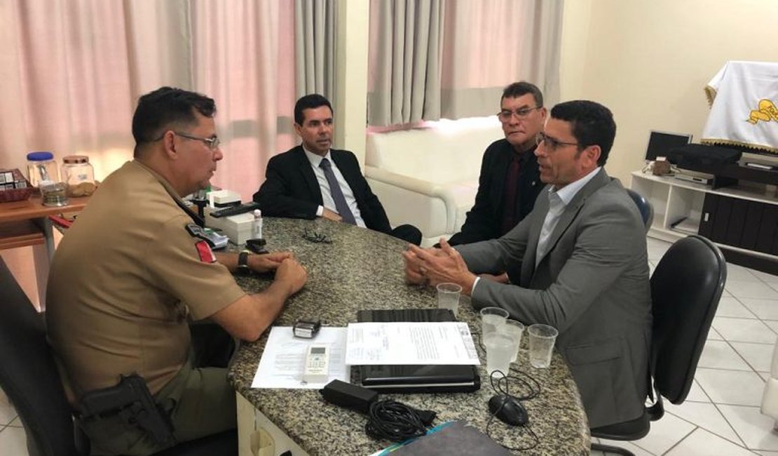 Prefeito de Limoeiro solicita reforços da Polícia Militar para combate a assaltos na região