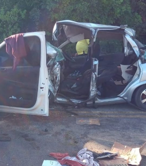 Grave acidente envolvendo 2 carros faz quatro vítimas na AL-101 Sul, em Coruripe