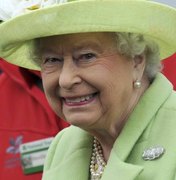 Rainha Elizabeth quase levou tiro de guarda no Palácio de Buckingham