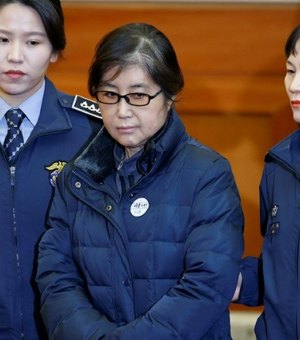 Confidente da ex-presidente sul-coreana é condenada a 20 anos de prisão