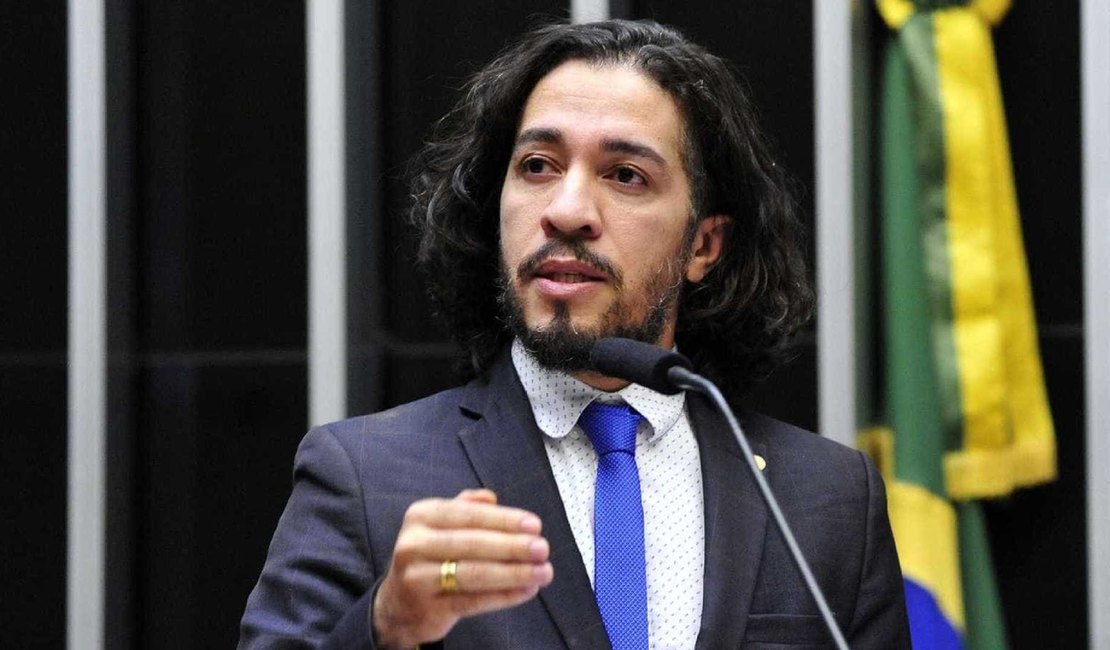 Rodrigo Maia anuncia no plenário renúncia de Jean Wyllys