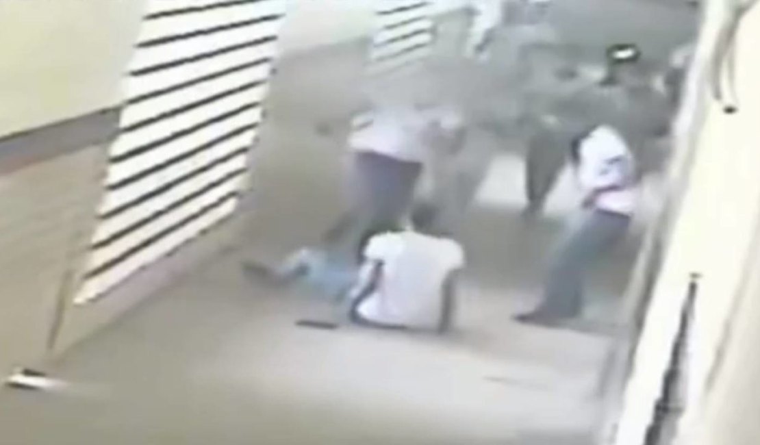 Adolescente morre após ser agredido por colega dentro de escola