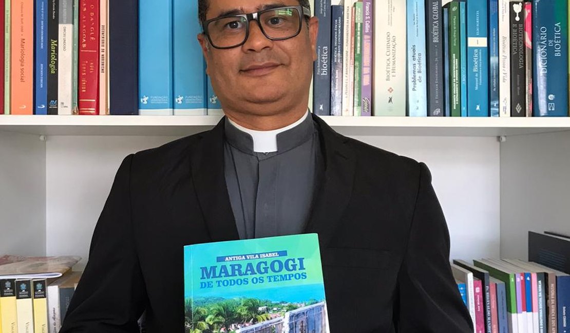 Padre Alex Sandro Rufino escreve livro sobre Maragogi
