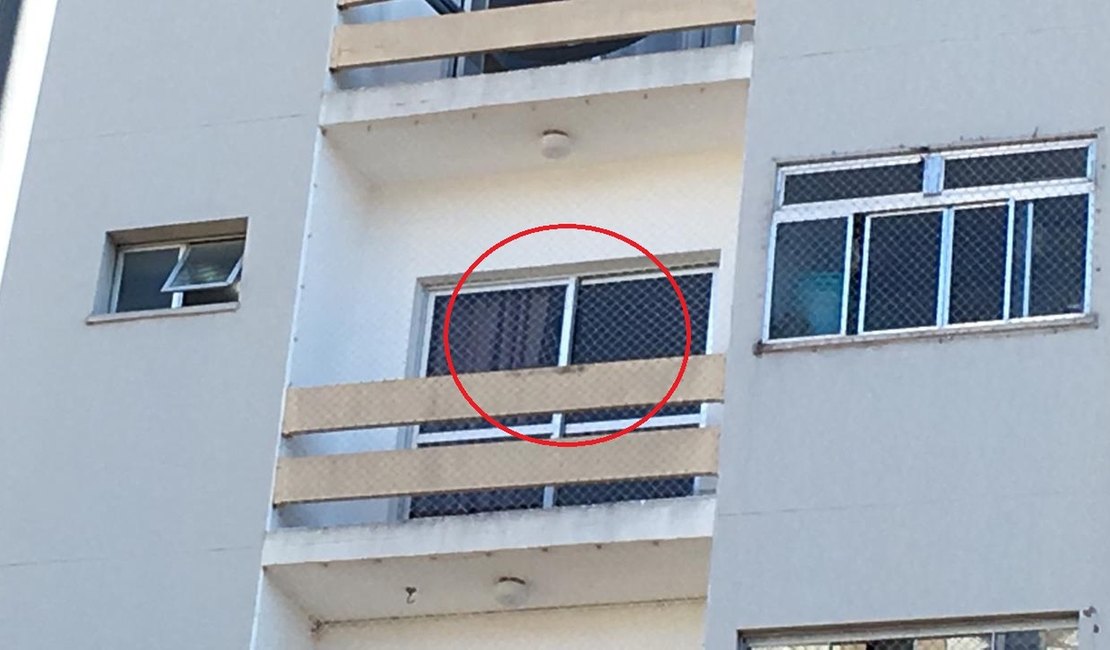 Menina de 8 anos cai do 4º andar de prédio 