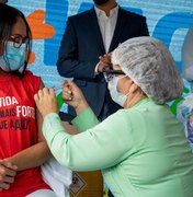Segunda dose de vacina contra covid-19 começa a ser aplicada em Maceió