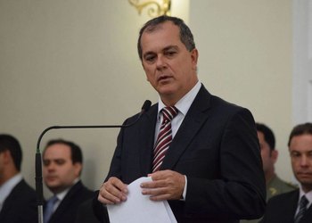 Renan Filho tenta acomodação de deputado aliado em chapa do PT
