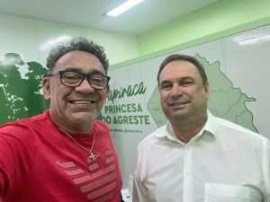 Prefeito Luciano Barbosa lamenta o falecimento do professor Carlos Rubens