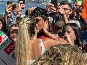 Yasmin Brunet celebra mais uma vitória de Medina: 'Dias de glória'