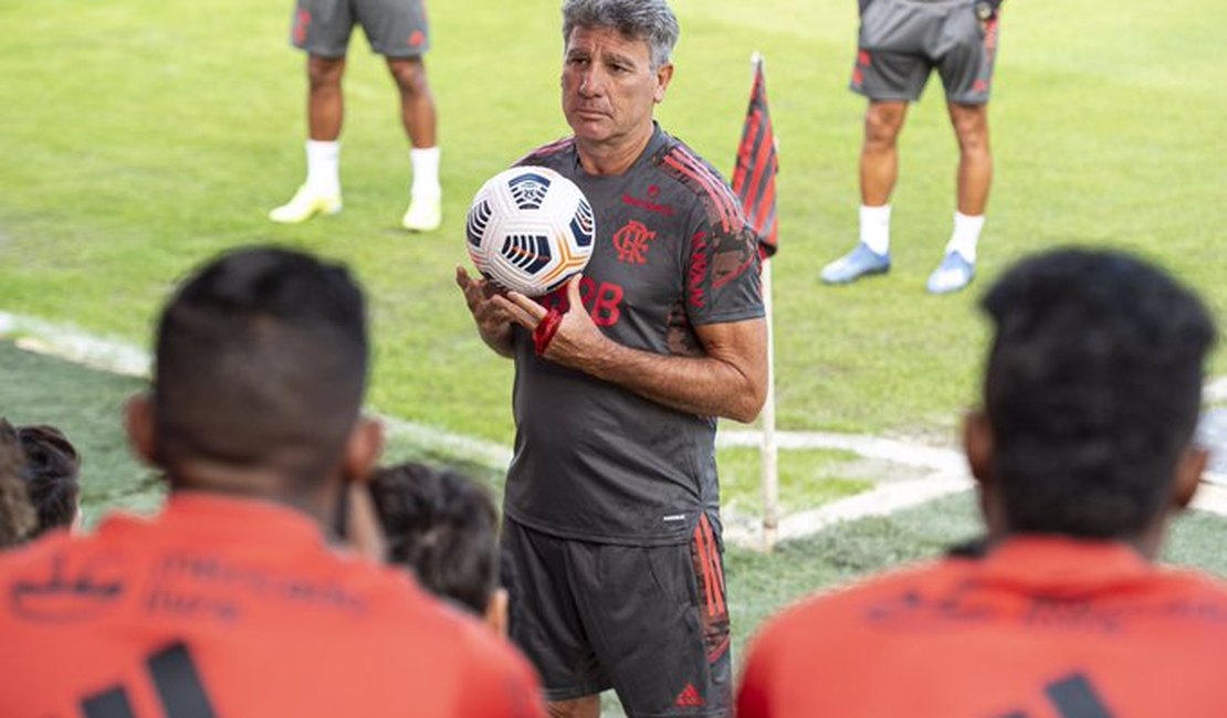 Em dia de reuniões, Flamengo se reapresenta e dá respaldo a Renato antes de jogo contra o Atlético