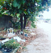 Moradores denunciam trecho de rua que virou depósito de lixo na Santa Lúcia