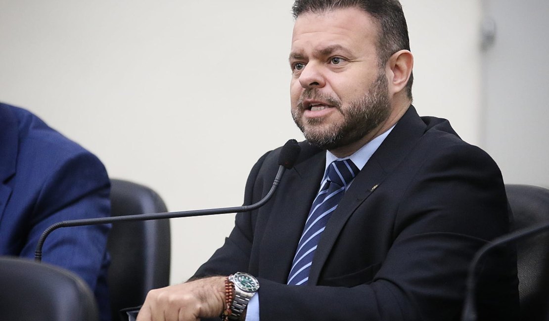 Léo Loureiro quer modificar legislação que trata da reeleição da Mesa Diretora da ALE