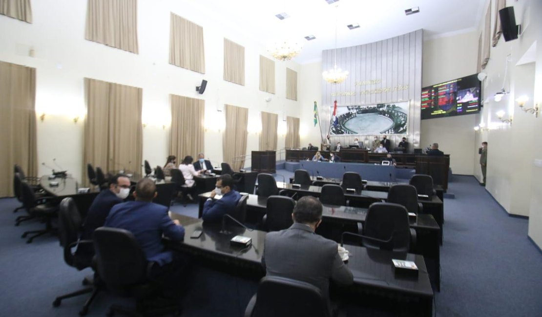 Deputados discutem seis projetos de lei no retorno dos trabalhos legislativos