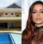 Com quarto do sexo e elevador, mansão de Anitta está à venda por R$ 11,5 milhões.