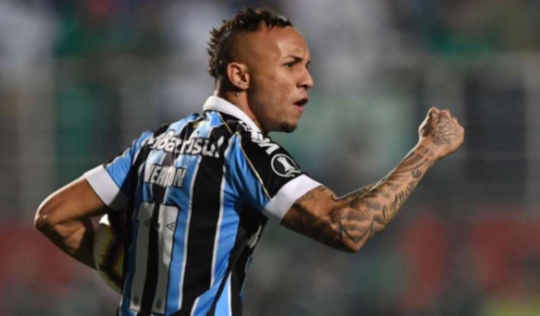 Diretor do Grêmio nega propostas por Everton e Jean Pyerre