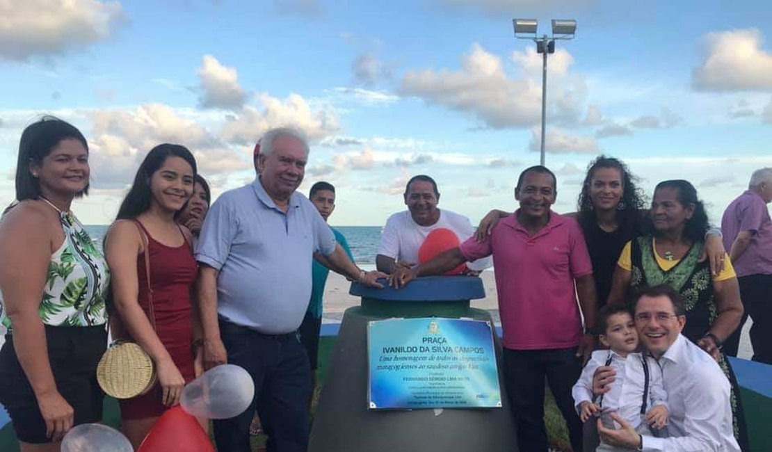 Prefeito Sérgio Lira inaugura praça na Orla Marítima de Maragogi
