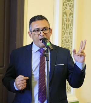 Suplente Cesar Lira toma posse como vereador por Maceió