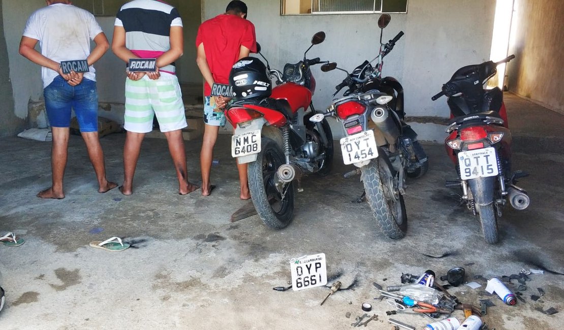 PM localiza desmanche, recupera motos roubadas e prende três suspeitos 