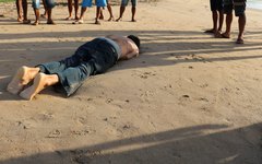 Corpo foi encontrado por populares na Praia de São Bento