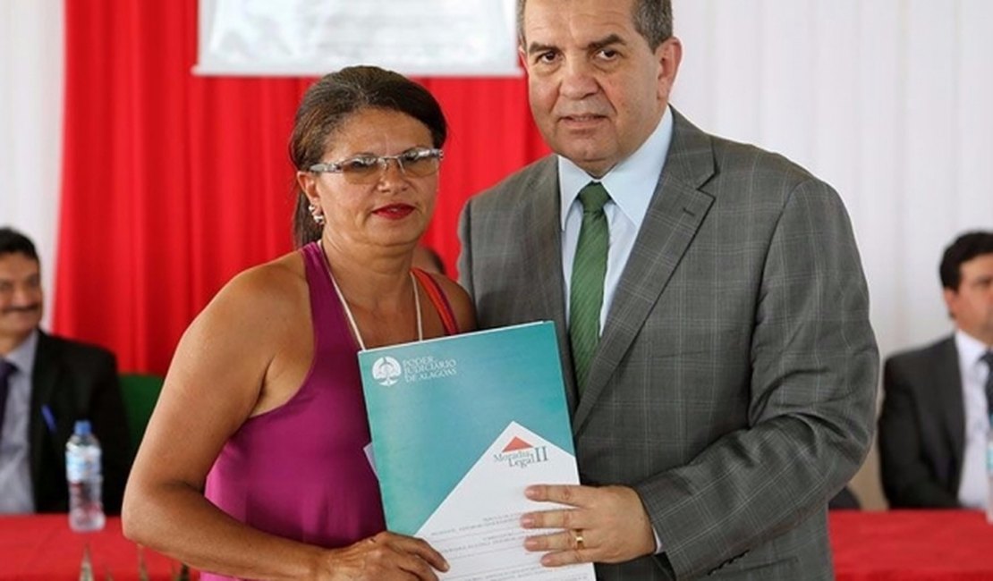 Famílias sertanejas regularizam documentos de imóveis gratuitamente
